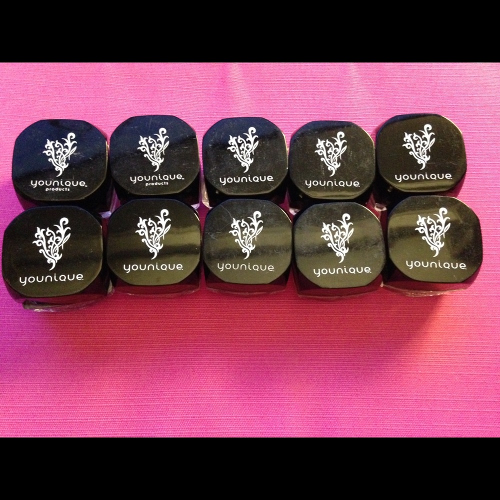 YOUNIQUE Eye Pigment Bundle
